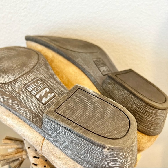 Billabong Tan Ankle Boots with Tassels - Picture 10 of 12